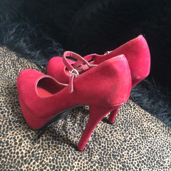 Derek Heart red velvet platform buckle strap heels like Dorothy 5.5 - Picture 2 of 13
